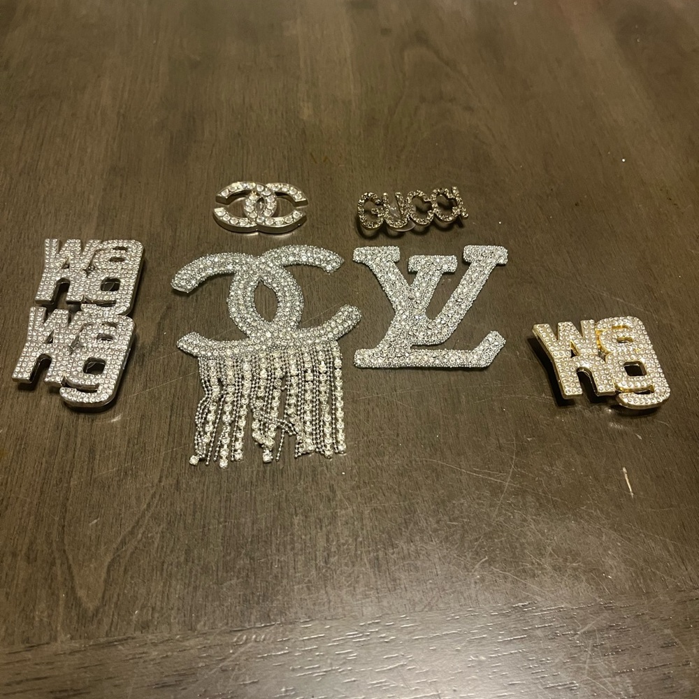 Remaining croc charms & patches